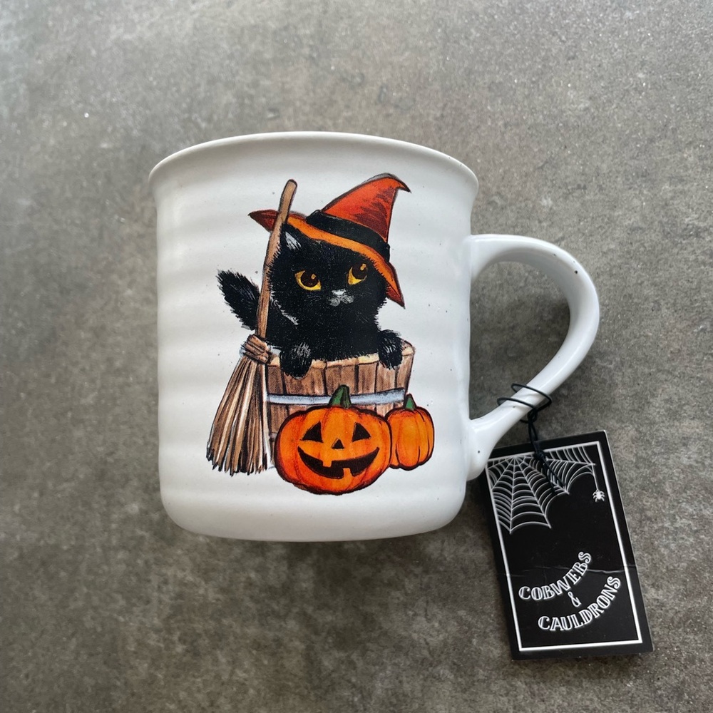 Trick or Treat Cat Mug 🎃
